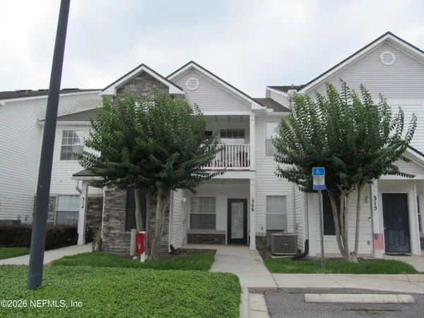 $1,450 | 2200 Marsh Hawk Lane, Unit 306, Fleming Island, FL 32003