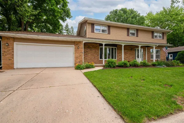 $399,000 | 1040 Maricopa Drive, Oshkosh, WI 54904