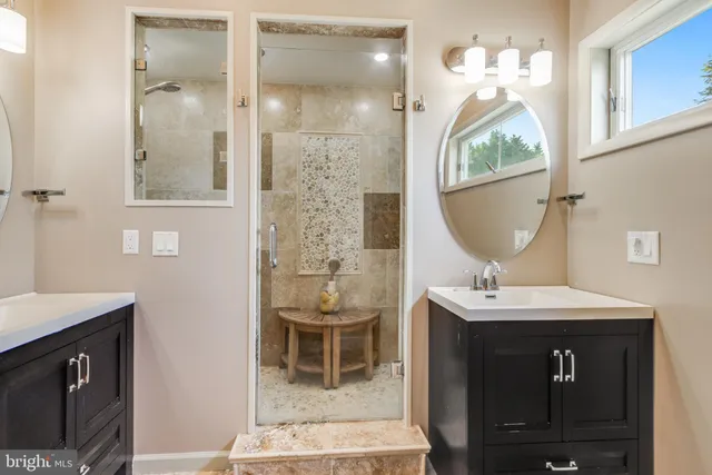 a view of a tennis court