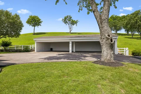 $2,295,000 | 1731 Nashville Highway, Columbia, TN 38401
