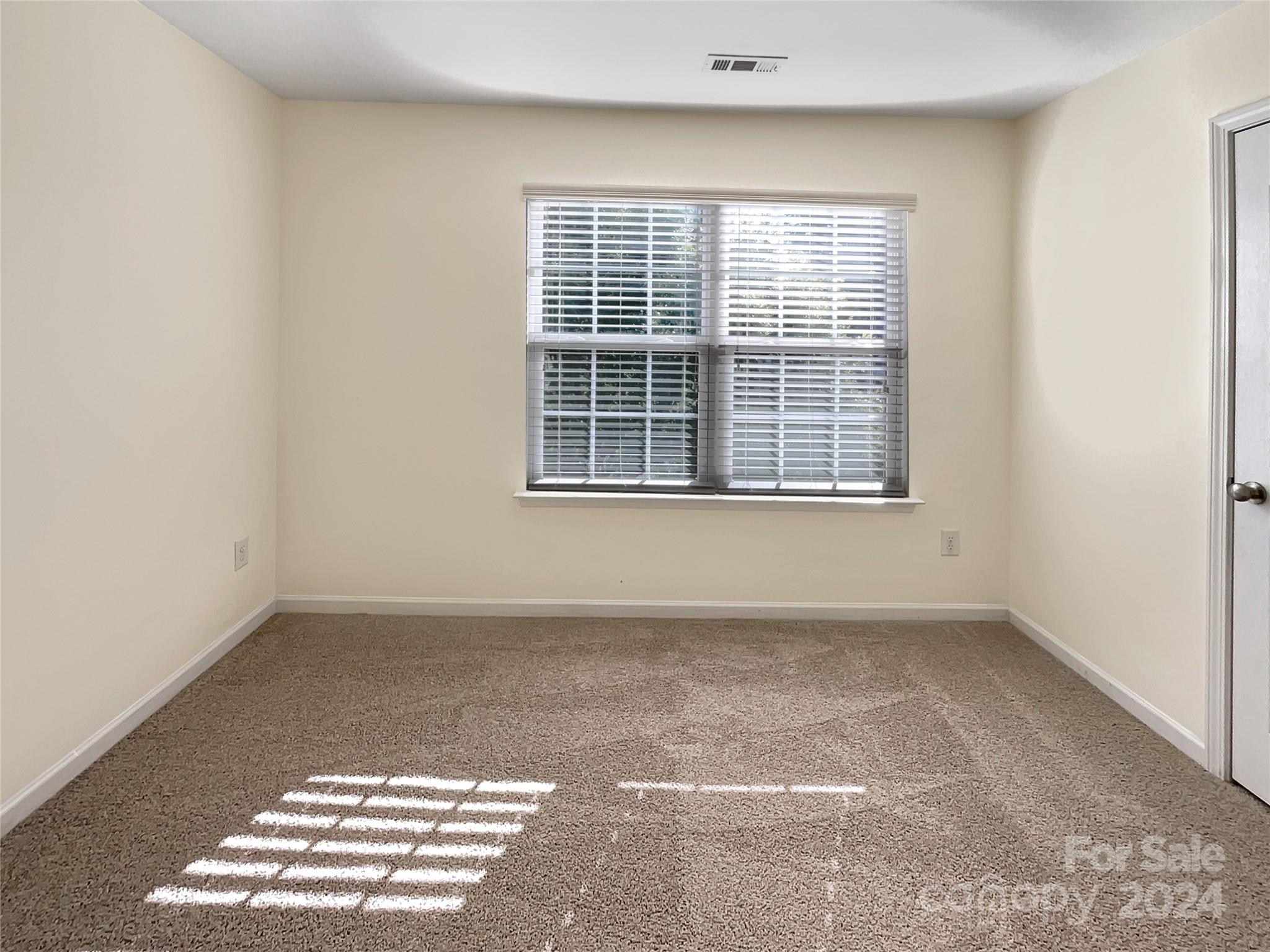 4319 Barnside Lane Charlotte, NC 28216 - Photo 6 of 19