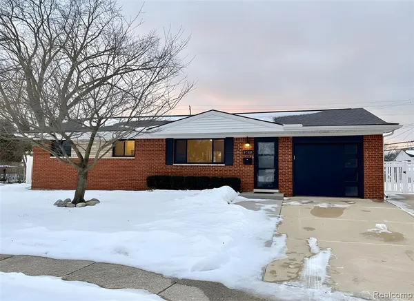 $2,100 | 9768 Lincoln Court, Taylor, MI 48180