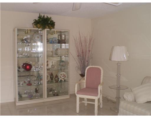 571 Fanshaw North, Unit 571 Boca Raton, FL 33434 - Photo 2 of 10 Additional Photo
