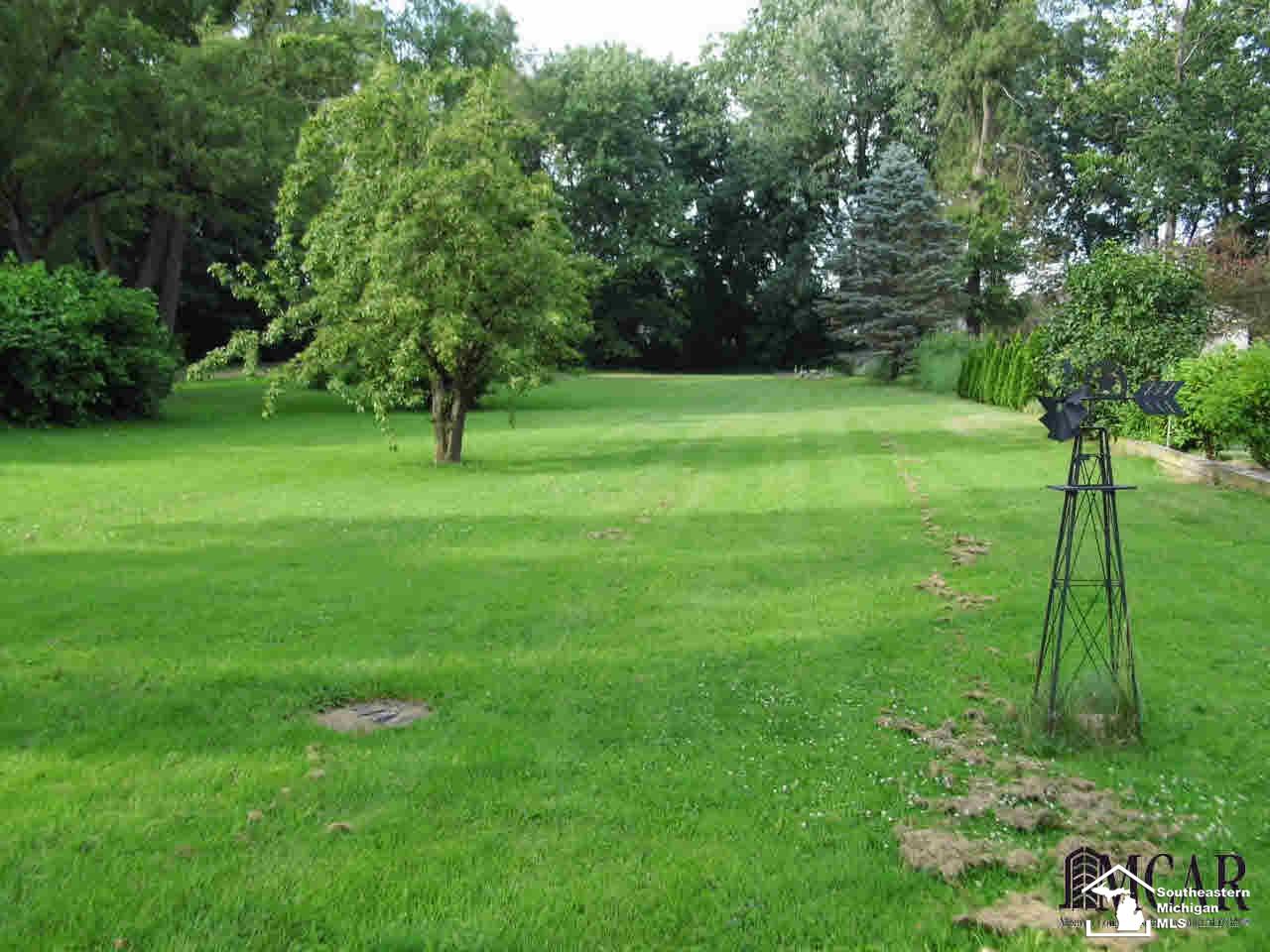 6756 Summerfield Road Temperance, MI 48182 - Photo 11 of 15 21315306-10.JPG