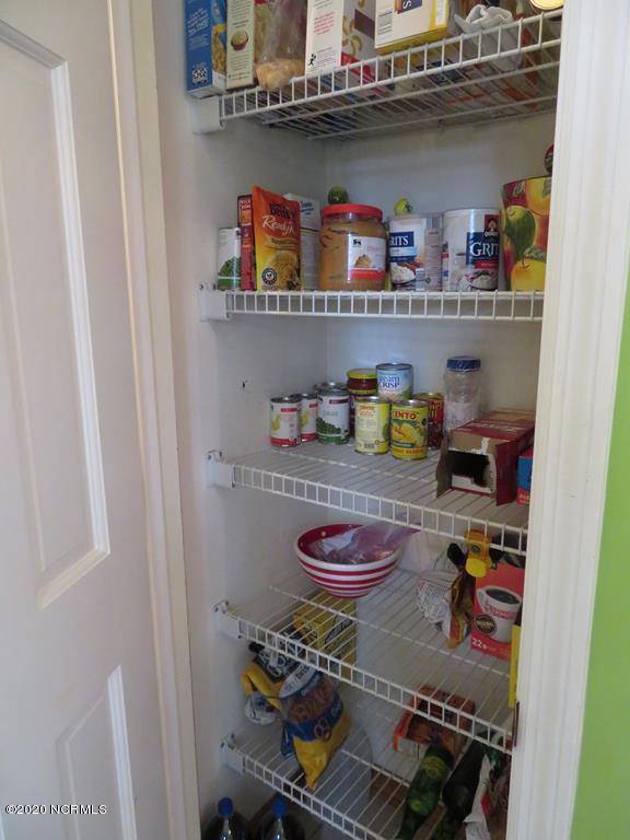 2402 Wild Turkey Road New Bern, NC 28562 - Photo 16 of 57 Pantry