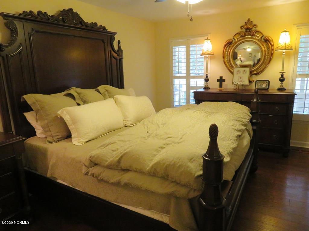 2402 Wild Turkey Road New Bern, NC 28562 - Photo 21 of 57 1st Floor Master