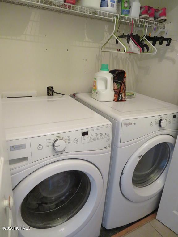 2402 Wild Turkey Road New Bern, NC 28562 - Photo 39 of 57 Laudry Closet