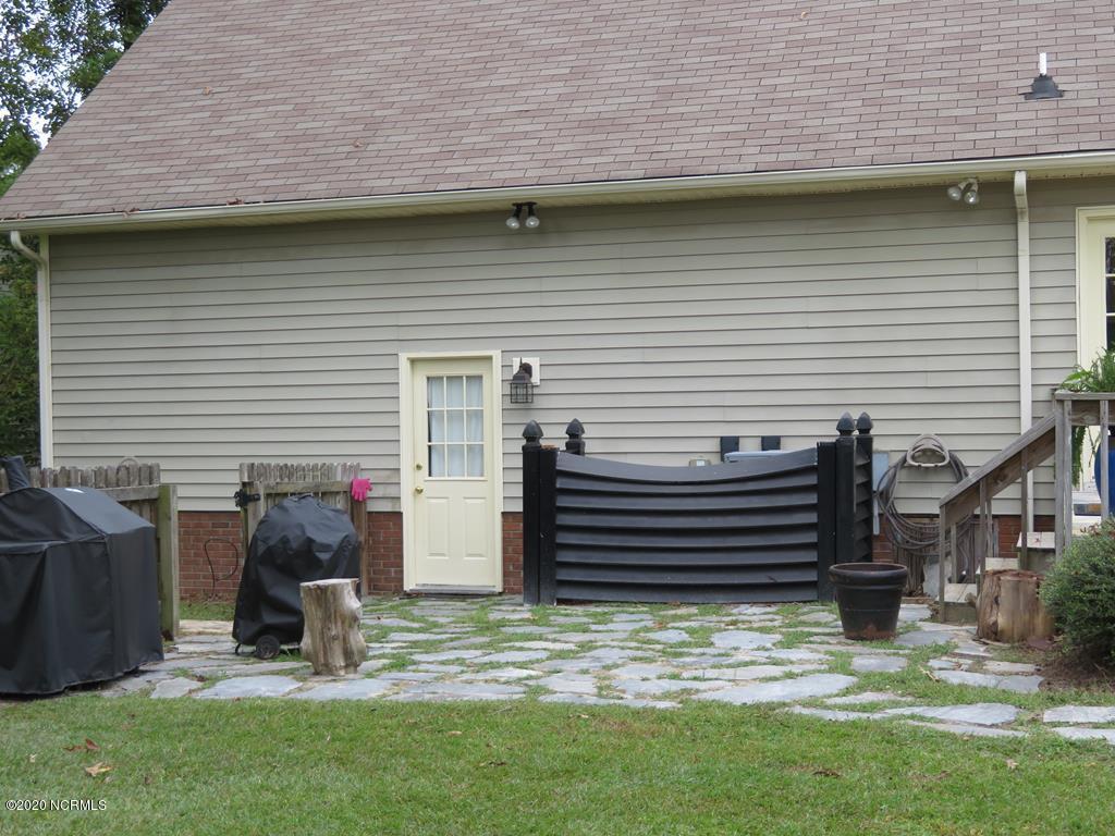 2402 Wild Turkey Road New Bern, NC 28562 - Photo 42 of 57 Grilling Patio