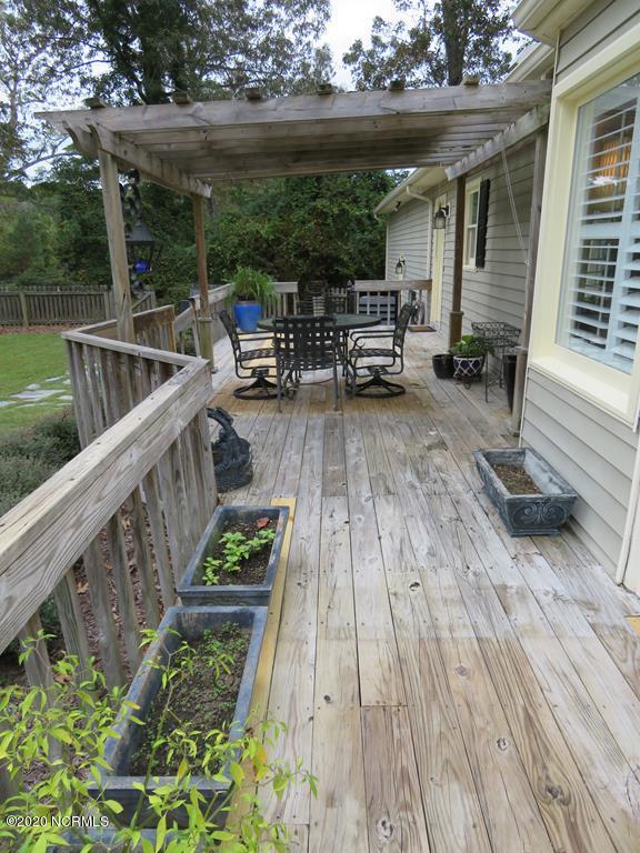 2402 Wild Turkey Road New Bern, NC 28562 - Photo 43 of 57 Entertain Outdoors