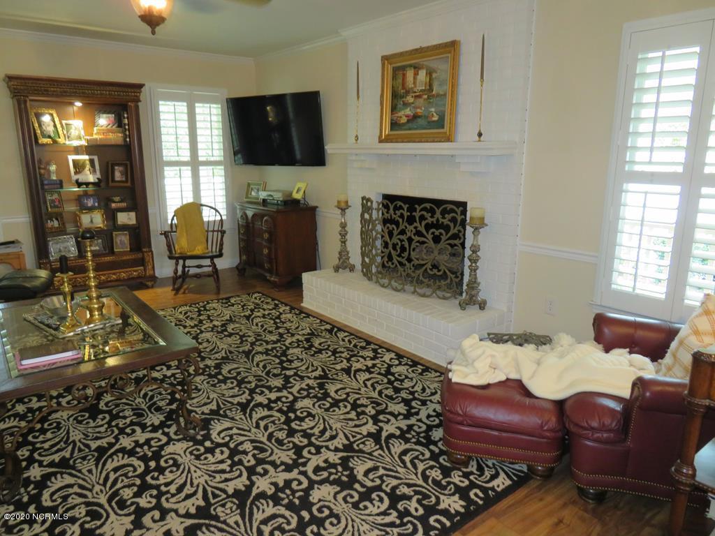2402 Wild Turkey Road New Bern, NC 28562 - Photo 9 of 57 Wood Burning Fireplace