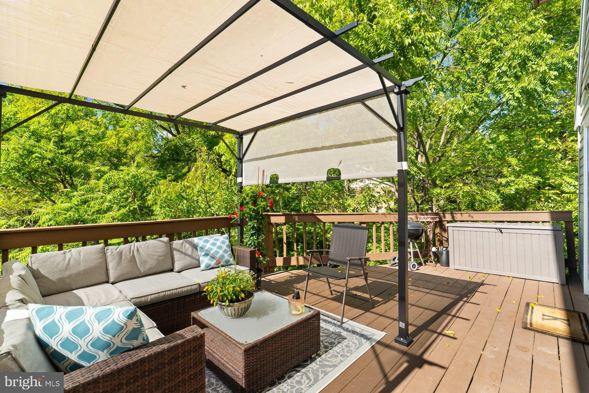 804 Maidstone Road Harrisburg, PA 17111 - Photo 38 of 39 Deck with pergola
