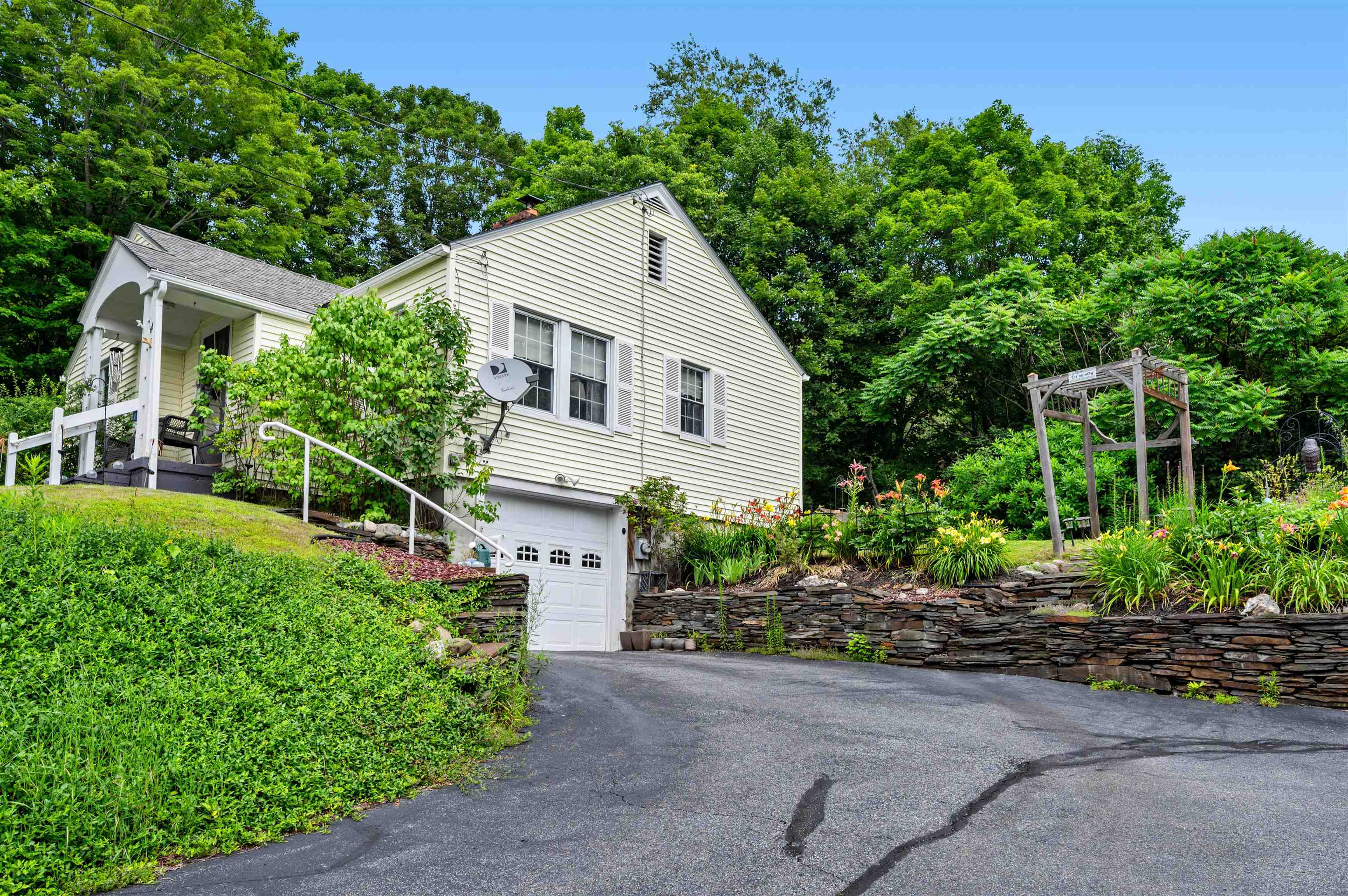 85 Franklin Street Barre, VT 05641 - Photo 3 of 37