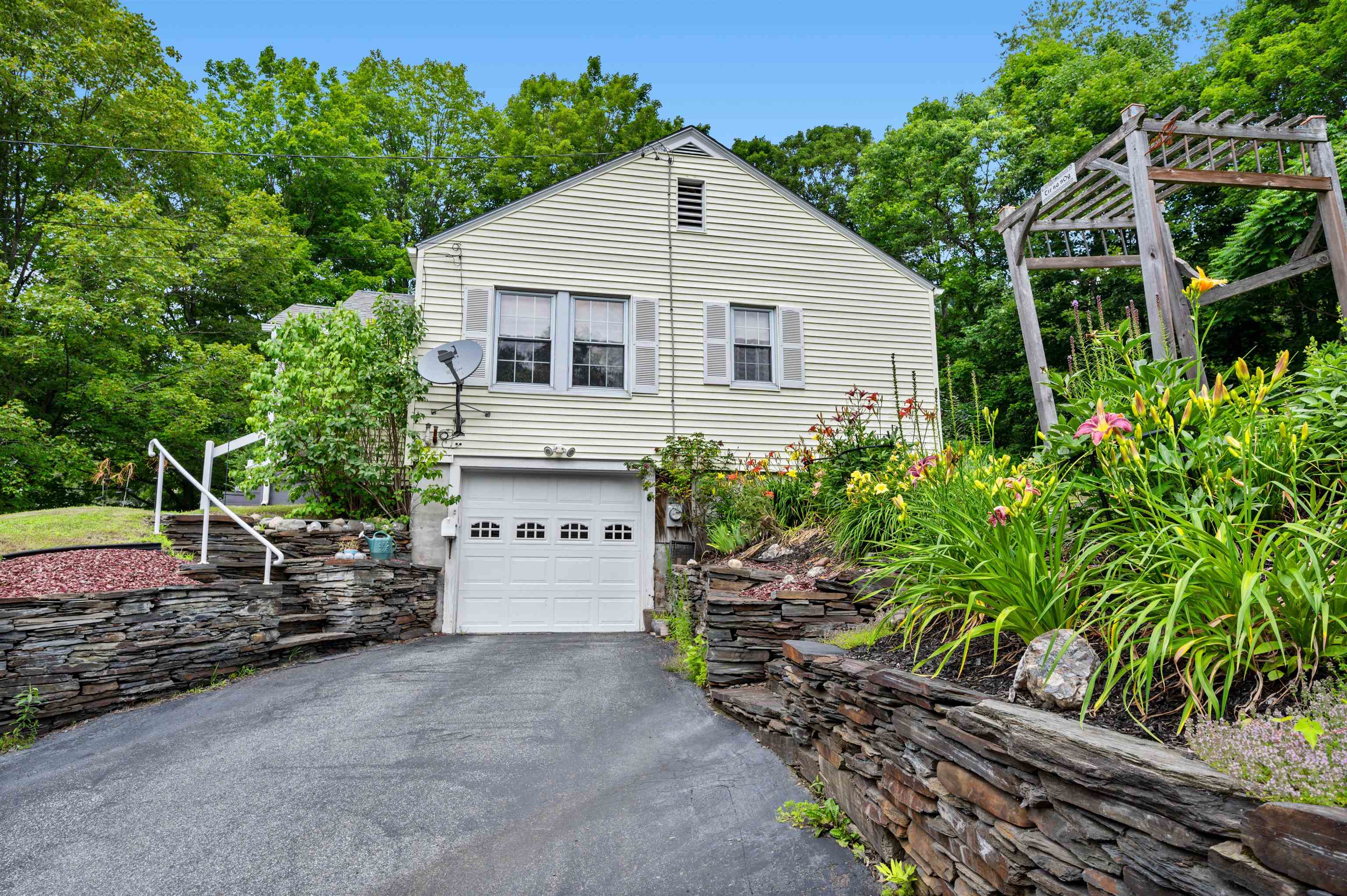 85 Franklin Street Barre, VT 05641 - Photo 5 of 37