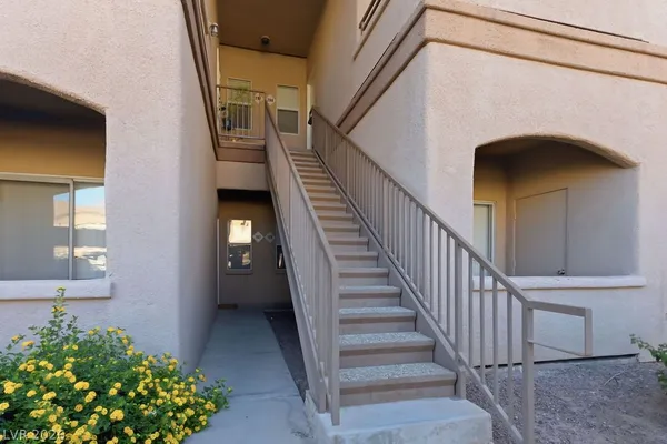 $999 | 5751 East Hacienda Avenue, Unit 288, Las Vegas, NV 89122