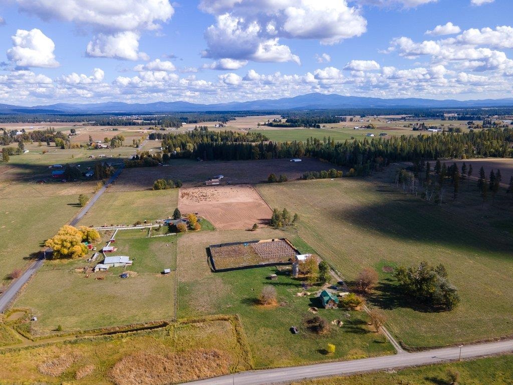 39110 North Grove Road Deer Park, WA 99006 - Photo 13 of 21