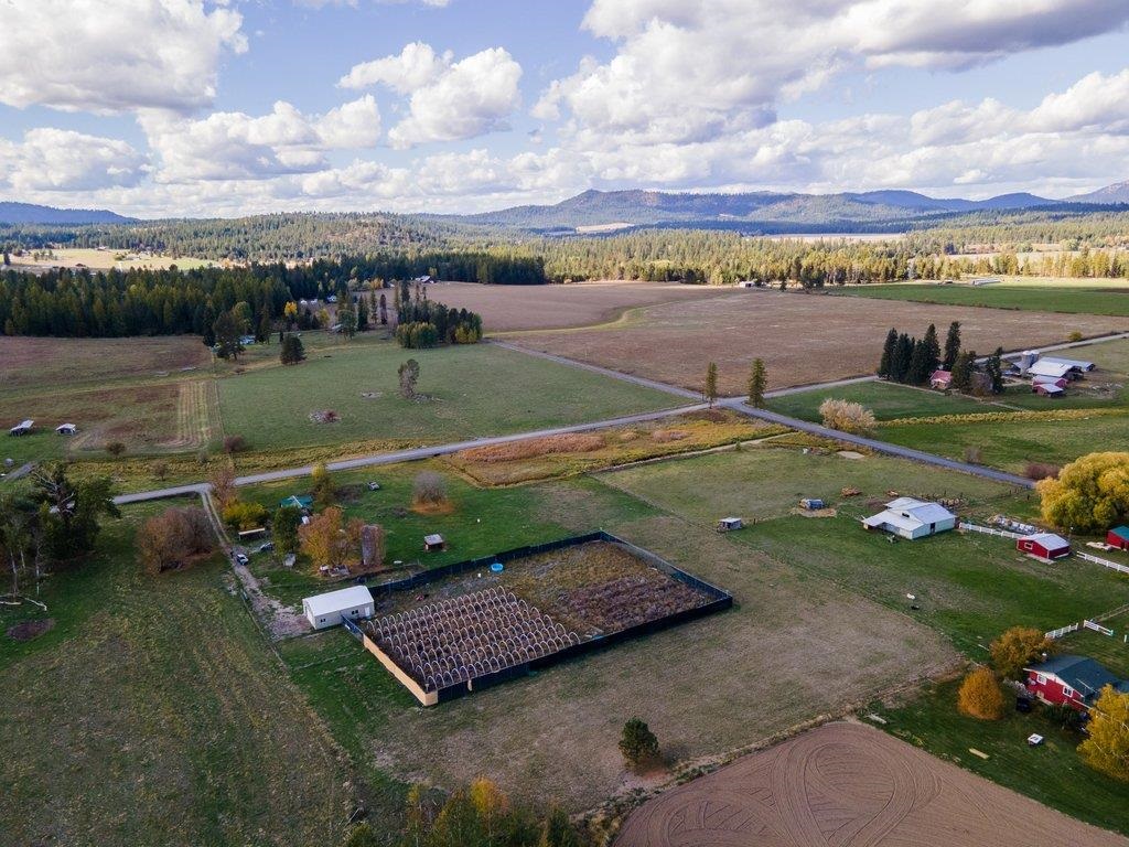 39110 North Grove Road Deer Park, WA 99006 - Photo 14 of 21