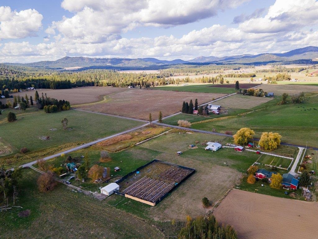 39110 North Grove Road Deer Park, WA 99006 - Photo 15 of 21