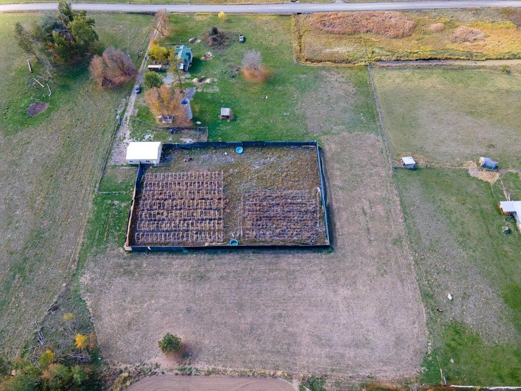 39110 North Grove Road Deer Park, WA 99006 - Photo 17 of 21