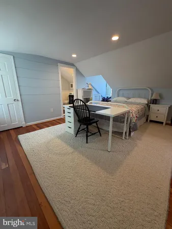 $5,800 | 12 West Oak Street, Alexandria, VA 22301