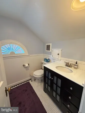 $5,800 | 12 West Oak Street, Alexandria, VA 22301