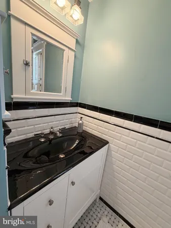 $5,800 | 12 West Oak Street, Alexandria, VA 22301
