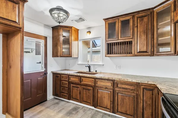 $399,000 | 1542 North Lemoore Avenue, Lemoore, CA 93245