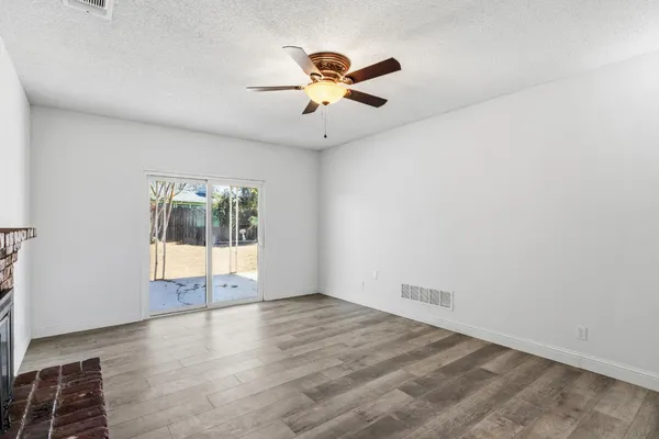 $399,000 | 1542 North Lemoore Avenue, Lemoore, CA 93245