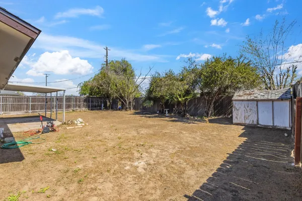 $399,000 | 1542 North Lemoore Avenue, Lemoore, CA 93245
