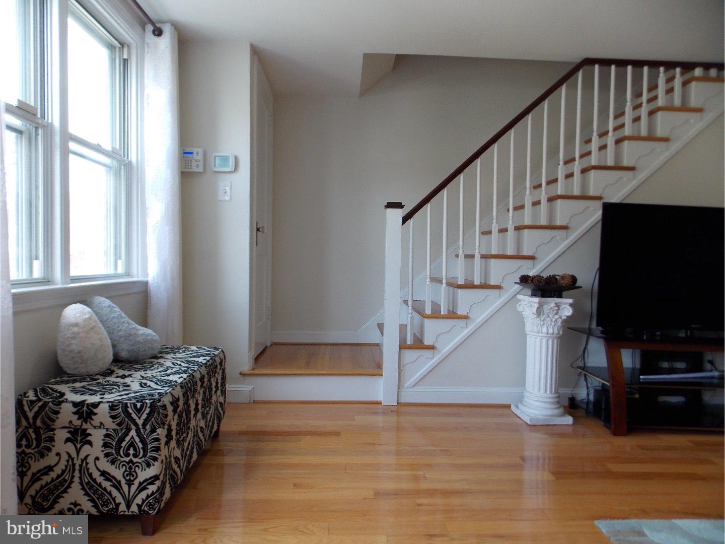 5320 Delmar Road Clifton Heights, PA 19018 - Photo 10 of 25 Living Room