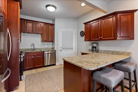 $535,000 | 4434 North Dover Street, Unit 1, Chicago, IL 60640