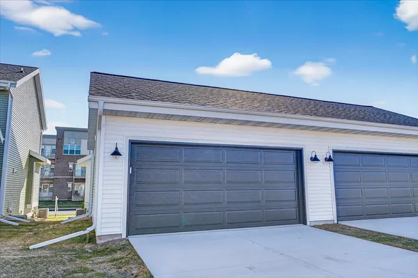 $499,900 | 2809 Crinkle Root Drive, Fitchburg, WI 53711