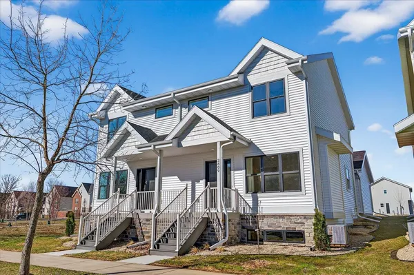 $499,900 | 2809 Crinkle Root Drive, Fitchburg, WI 53711