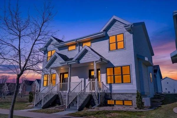 $499,900 | 2809 Crinkle Root Drive, Fitchburg, WI 53711