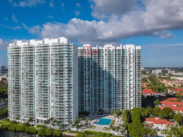 $3,840,000 | 3301 Northeast 183rd Street, Unit PH3007/3008, Aventura, FL 33160