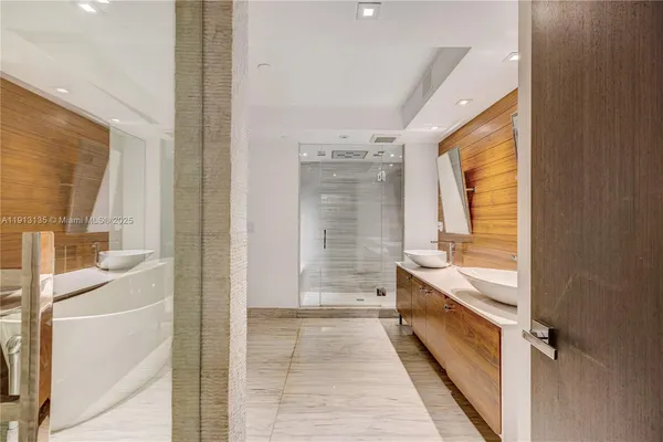 $3,840,000 | 3301 Northeast 183rd Street, Unit PH3007/3008, Aventura, FL 33160