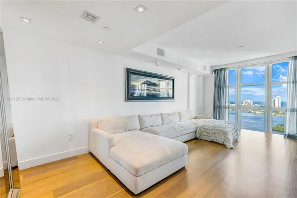 $3,840,000 | 3301 Northeast 183rd Street, Unit PH3007/3008, Aventura, FL 33160