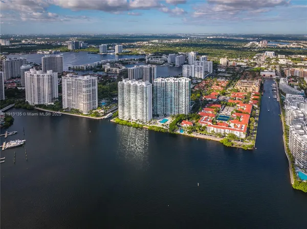 $3,840,000 | 3301 Northeast 183rd Street, Unit PH3007/3008, Aventura, FL 33160
