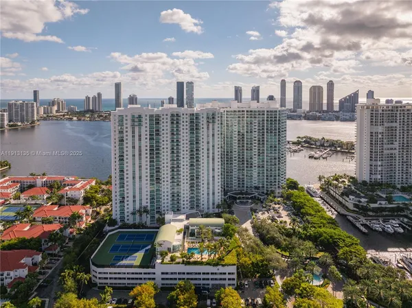 $3,840,000 | 3301 Northeast 183rd Street, Unit PH3007/3008, Aventura, FL 33160