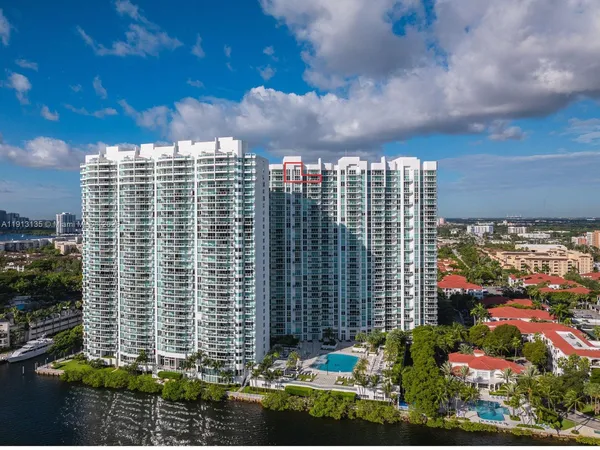 $3,840,000 | 3301 Northeast 183rd Street, Unit PH3007/3008, Aventura, FL 33160