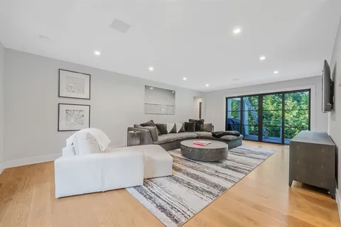 17 Milton Avenue, Sag Harbor, NY 11963