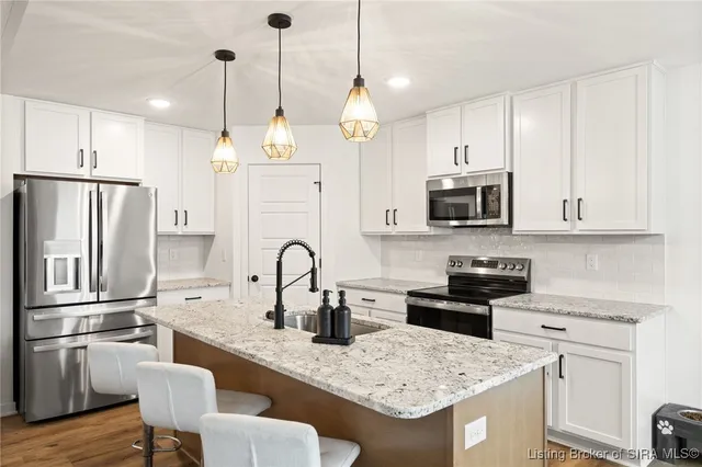 $479,900 | 2216 Pine Tree Lane, Memphis, IN 47143