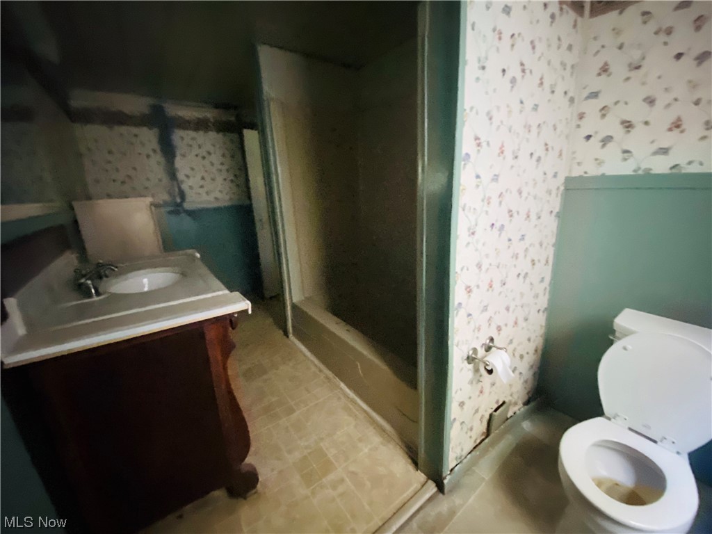 10095 Johnnycake Ridge Road Painesville, OH 44077 - Photo 17 of 34 Full bath 1st floor