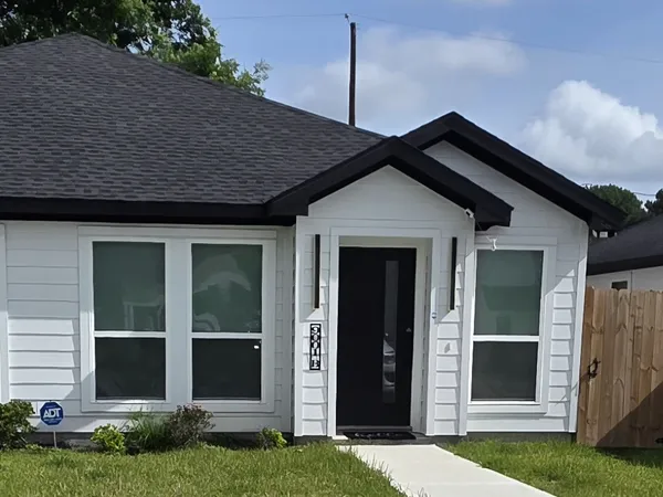 $2,400 | 9001 Nyssa Street, Unit B, Houston, TX 77078