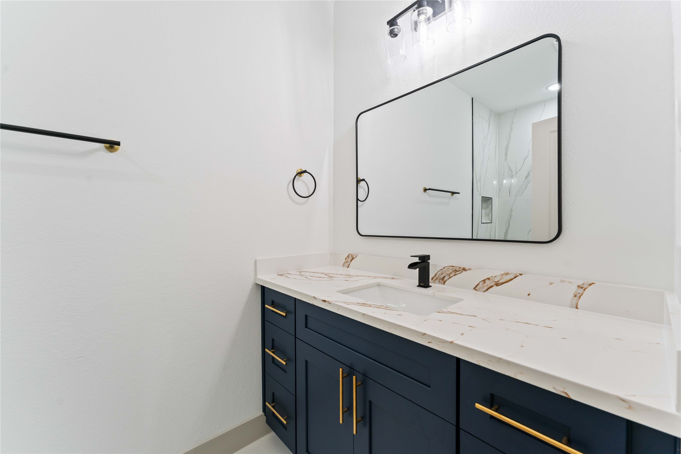 9001 Nyssa Street, Unit B Houston, TX 77078 - Photo 14 of 28