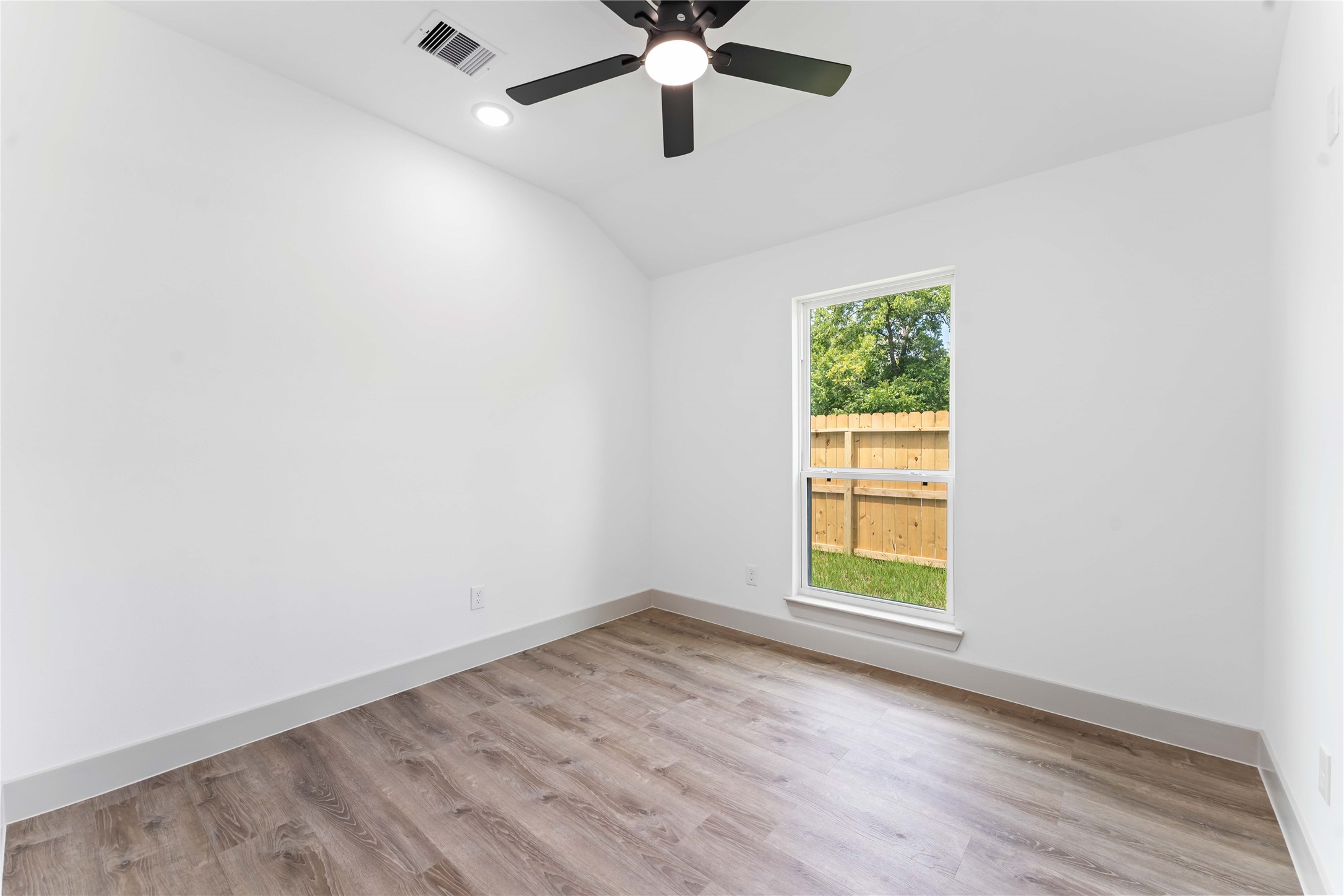 9001 Nyssa Street, Unit B Houston, TX 77078 - Photo 16 of 28