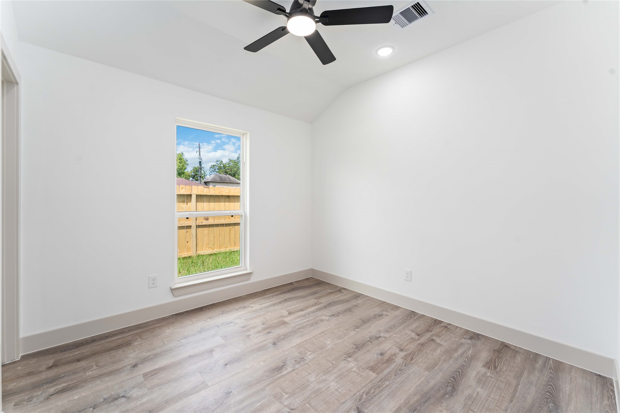 9001 Nyssa Street, Unit B Houston, TX 77078 - Photo 19 of 28
