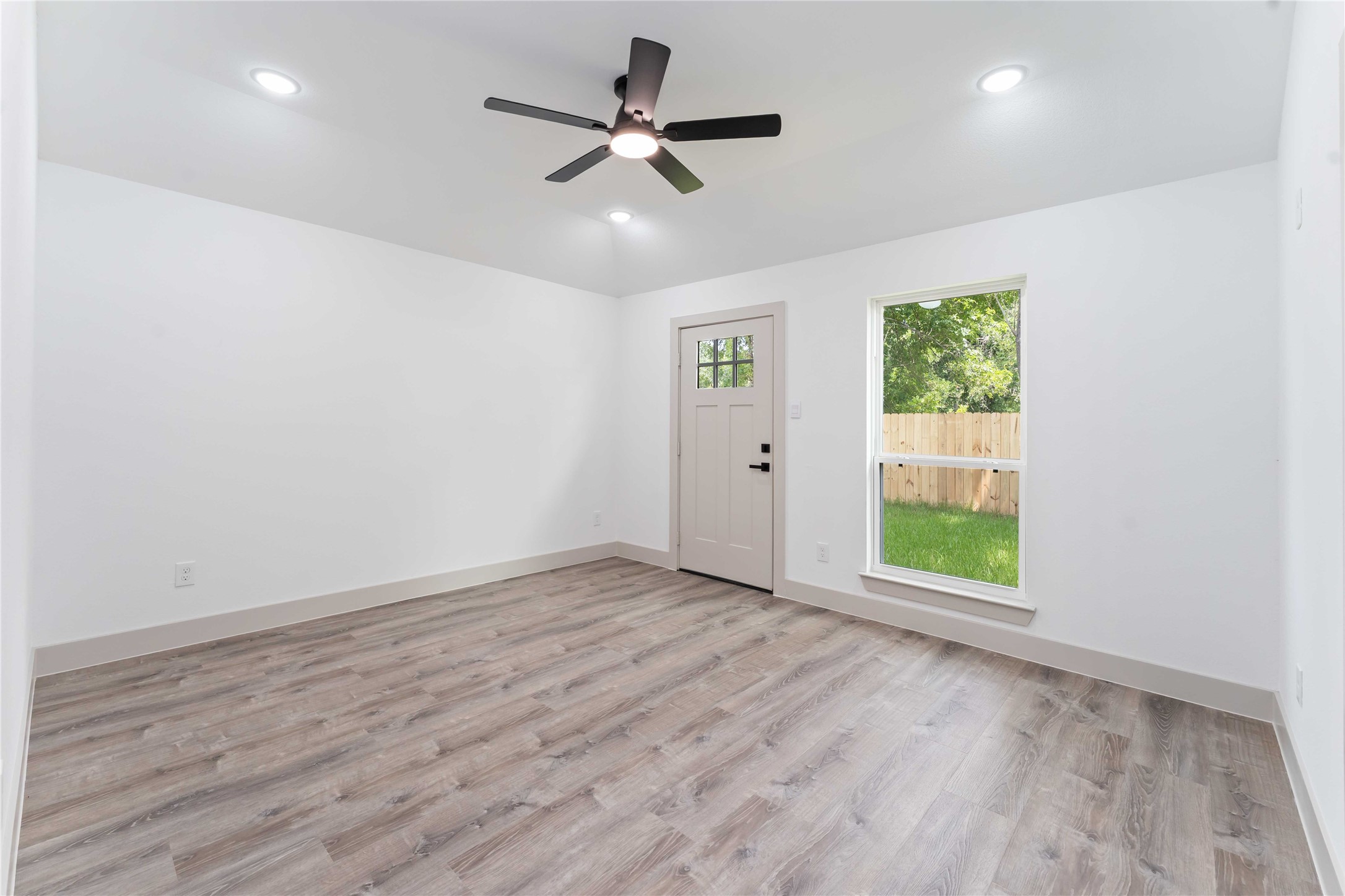 9001 Nyssa Street, Unit B Houston, TX 77078 - Photo 22 of 28
