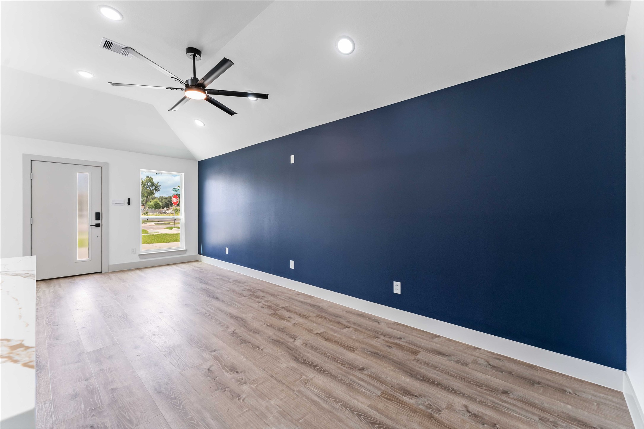 9001 Nyssa Street, Unit B Houston, TX 77078 - Photo 9 of 28
