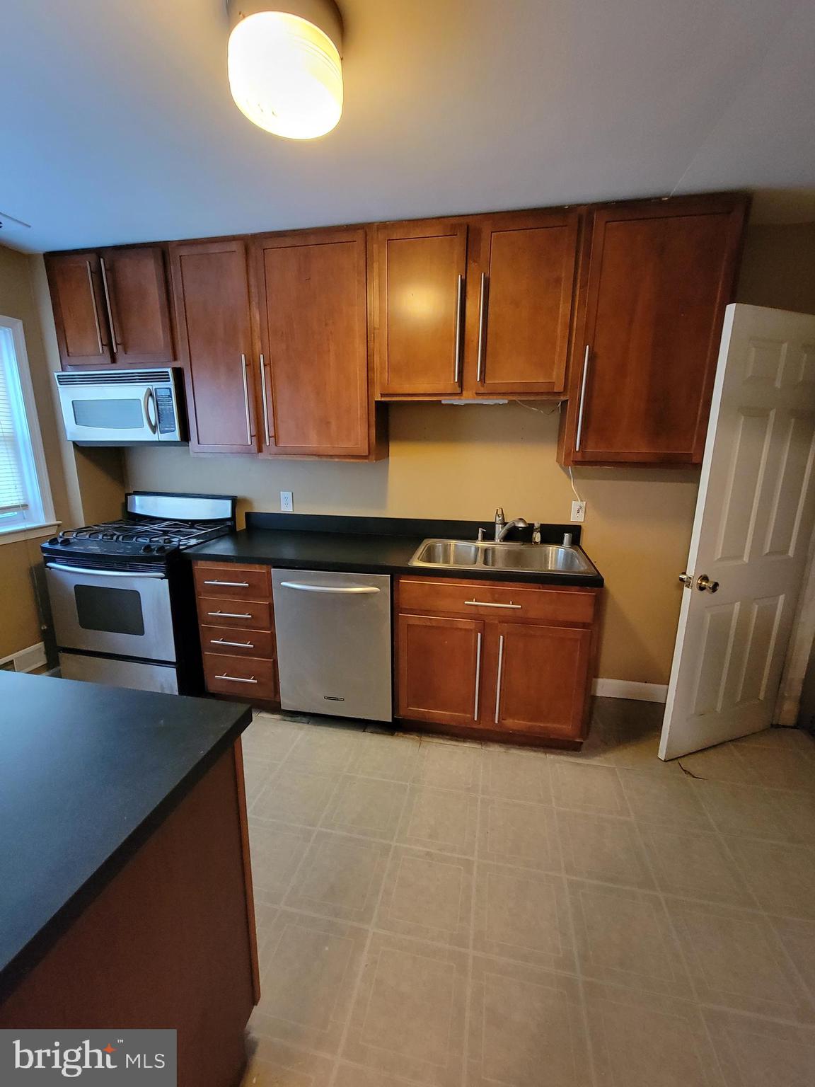 1117 Newfield Road Baltimore, MD 21207 - Photo 10 of 47