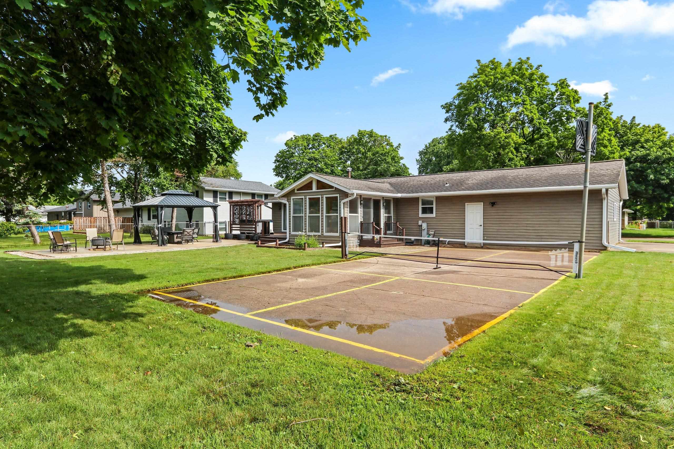 1203 Valleyview Road Green Bay, WI 54304 - Photo 52 of 81